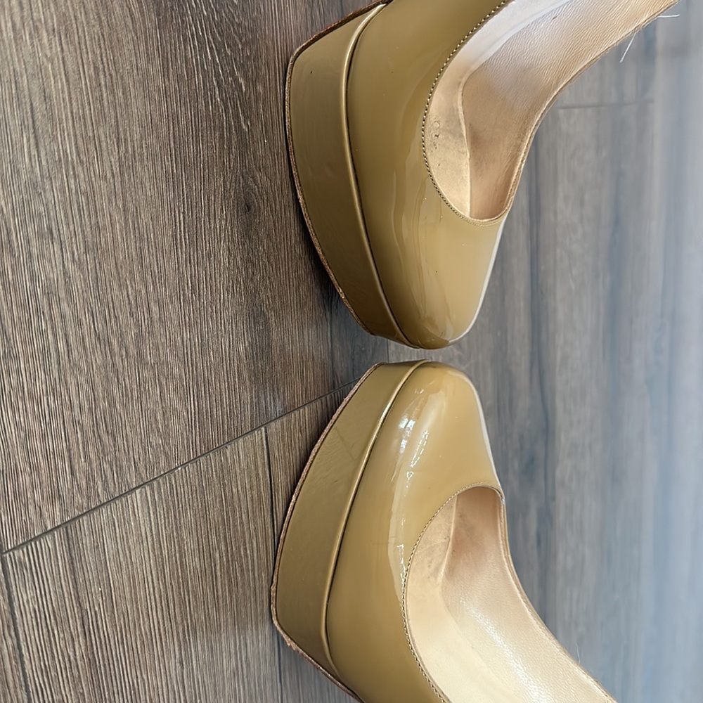 CHRISTIAN LOUBOUTIN Bianca Nude Beige Patent Platform Pumps Heels US 8.5 EU 38.5 - Picture 10 of 12